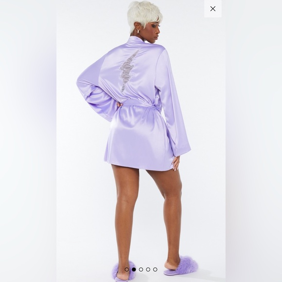 NWT Savage X Fenty Lavender Purple Satin Robe with Lace Lightening Bolt 2x/3x - Picture 6 of 11